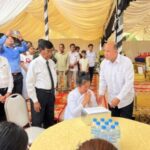 ឯកឧត្តមទេសរដ្ឋមន្ត្រី អៀង មូលី ប្រធាន​អាជ្ញាធរជាតិ​ប្រយុទ្ធនឹង​ជំងឺអេដស៍ និងថ្នាក់ដឹកនាំ​អ.ជ.ប.ជ.អ ព្រមទាំង​អ្នកតំណាង​រាស្ត្រ ថ្នាក់ដឹកនាំរដ្ឋបាល​ខេត្តកំពង់ស្ពឺ អញ្ជើញ​ដាក់កម្រងផ្កា​គោរពវិញ្ញាណក្ខន្ធសព លោកព្រឹន្ទបាលឯក ណៃ ចន្នី ដែលបាន​ពលី​ជីវិត​ក្នុងជន្មាយុ៤៥ឆ្នាំ នៅសមរភូមិ ខេត្តព្រះវិហារ