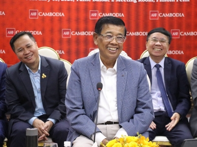 ឯកឧត្តមទេសរដ្ឋមន្រ្តី អៀង មូលី ប្រធាន​អាជ្ញាធរជាតិ​ប្រយុទ្ធនឹង​ជំងឺអេដស៍ អញ្ជើញជា​អធិបតី​ក្នុងកិច្ចប្រជុំ​ស្តីពី ការប្រកាស​ការលើកកម្ពស់​ការប្រើប្រាស់​ស្រោមអនាម័យ និងការឆ្លើយតប​ទៅនឹង​មេរោគអេដស៍​នៅប្រទេស​កម្ពុជា ជាមួយ​បណ្តាញ​សារព័ត៌មាន